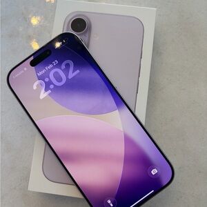 MINT CONDITION!❤️‍🔥 Apple iPhone 17 - 256 GB - Lavender (T-Mobile) (Locked)